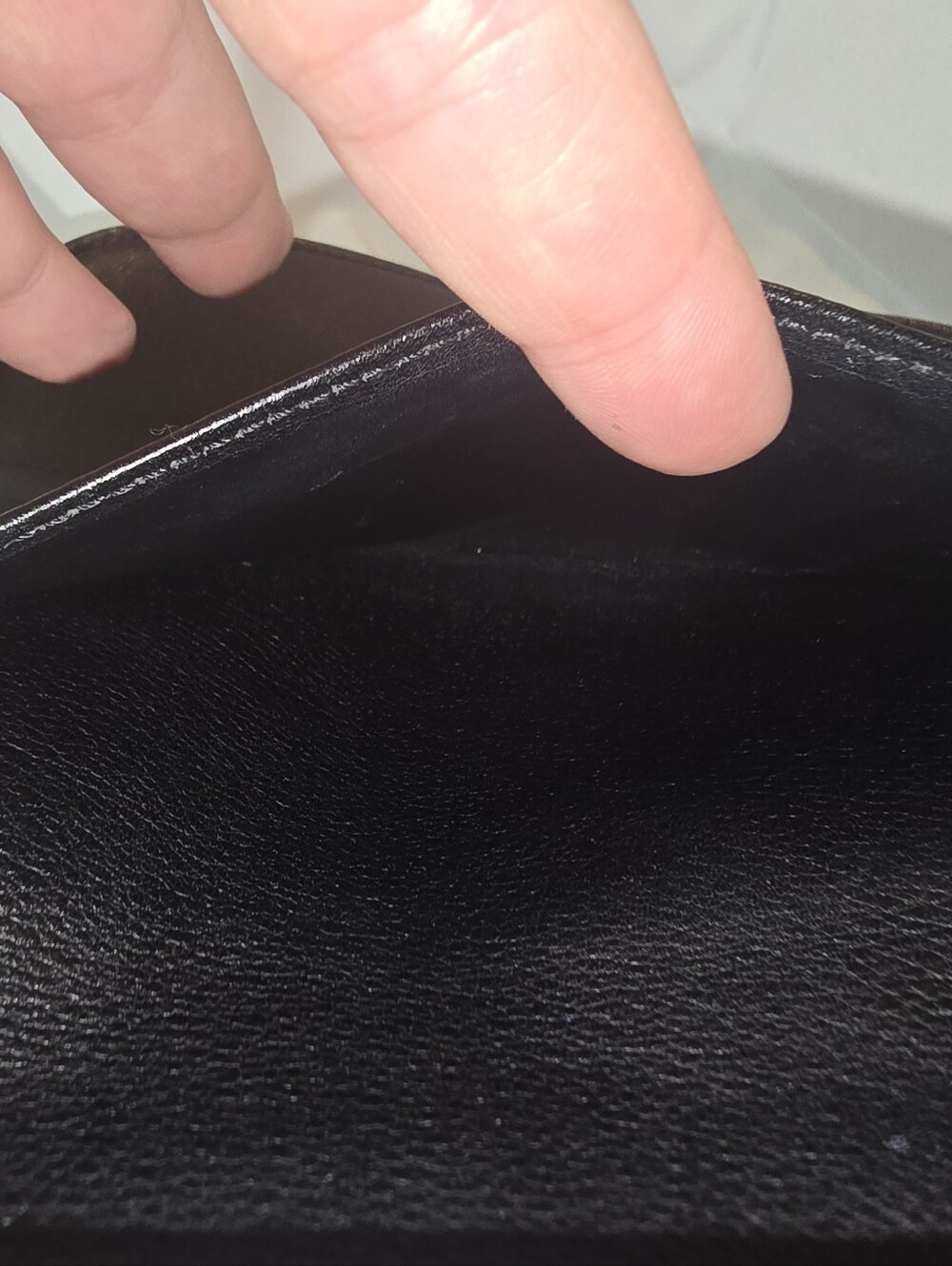 AUTHENTIC Louis Vuitton Long Wallet – Classic Flap & Clasp – Amelia Mahina-black - Picture 10 of 11